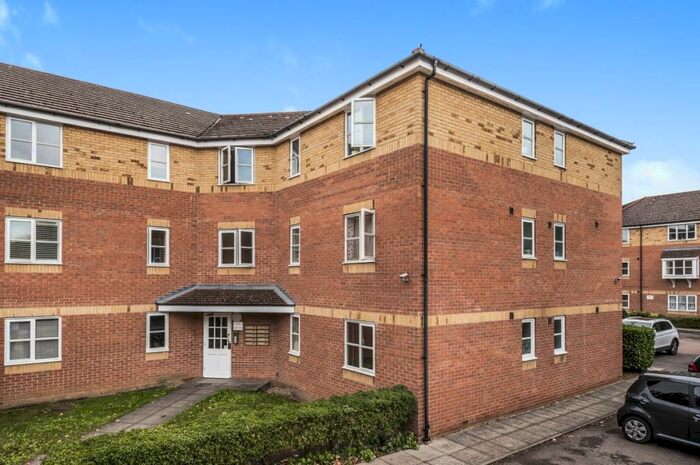 2 Bedroom Flat To Rent In Thyme Close Blackheath, SE3