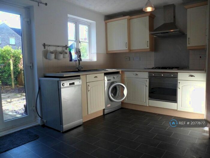 4 Bedroom Terraced House To Rent In Wallington Way, Frome, BA11