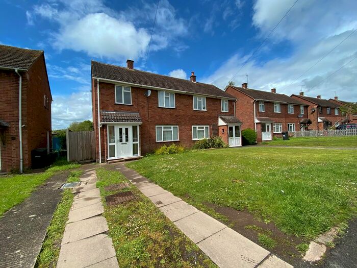 3 Bedroom Semi-Detached House To Rent In Tudor Way, Worcester, WR2