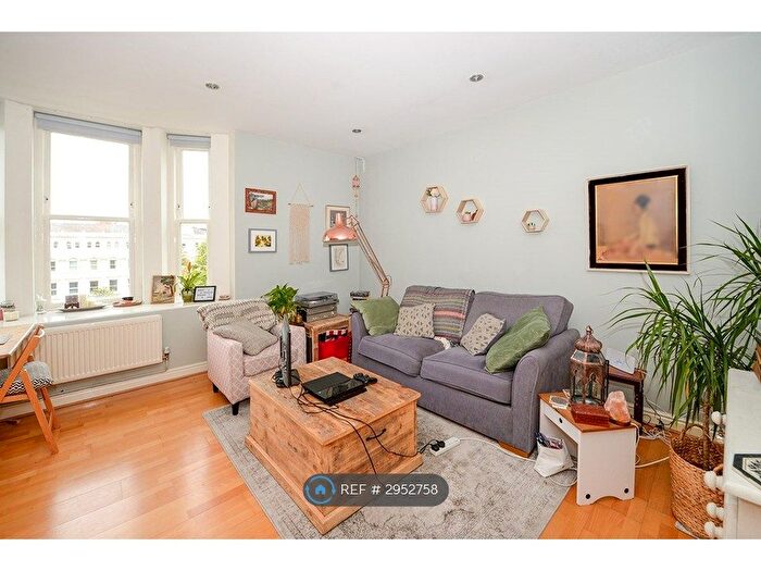 2 Bedroom Flat To Rent In Arch View Crescent, Liverpool, L1