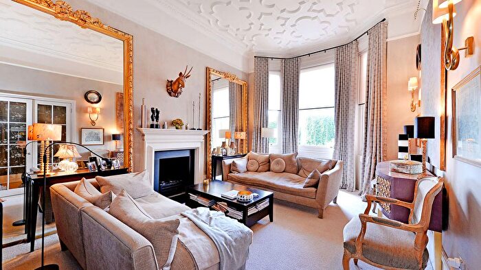 2 Bedroom Flat To Rent In Lower Sloane Street, London, SW1W