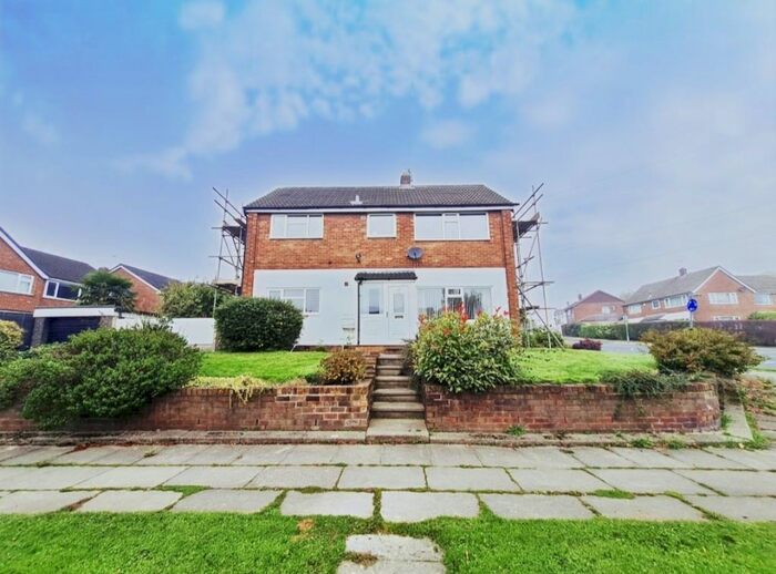 4 Bedroom Semi-Detached House To Rent In Rhodes Drive, Bury, BL9