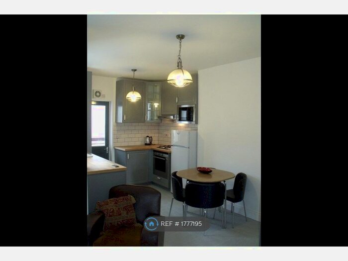 2 Bedroom Flat To Rent In Corfield Street, London, E2