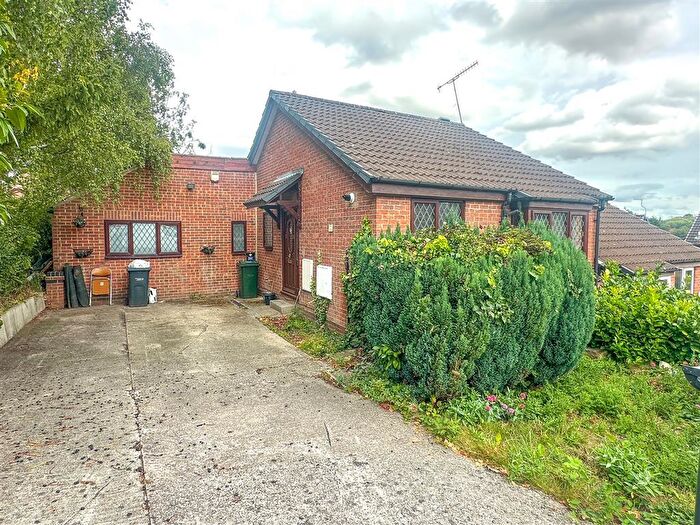 2 Bedroom Semi-Detached Bungalow For Sale In Thorpefield Close, Thorpe Hesley, Rotherham, S61