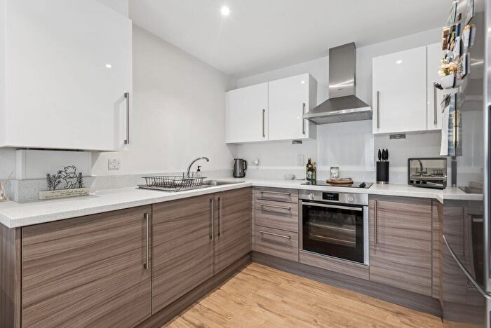 1 Bedroom Flat For Sale In Giles Crescent, Stevenage, SG1