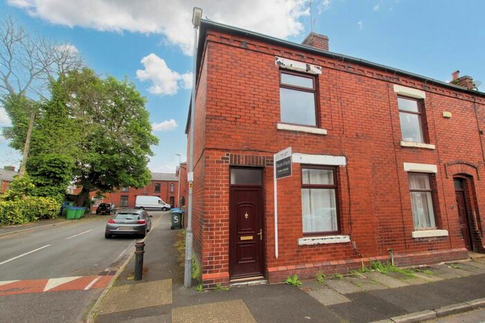 2 Bedroom End Of Terrace House To Rent In Holland Street, Hurstead, OL16