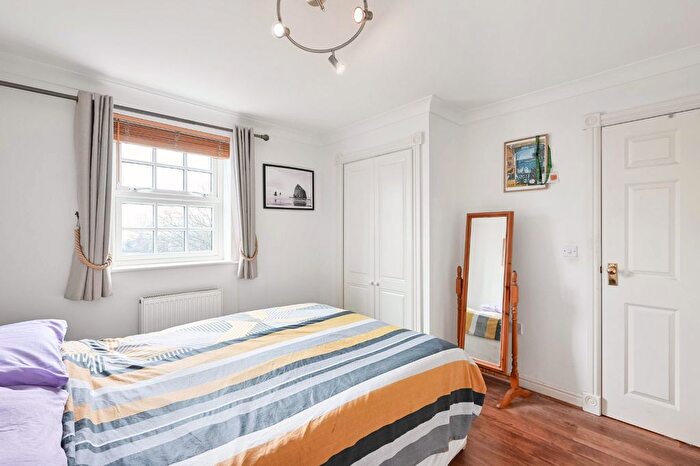 1 Bedroom Flat For Sale In Bishopfields Drive, Leeman Road, York, YO26