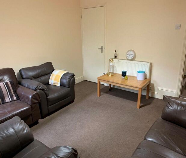 6 Bedroom House To Rent In Alton Road, B29