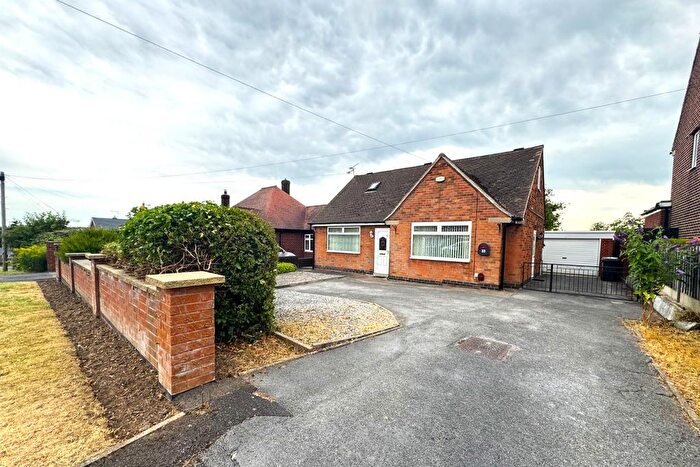3 Bedroom Detached Bungalow To Rent In Norwood Avenue, Hasland, Chesterfield, S41