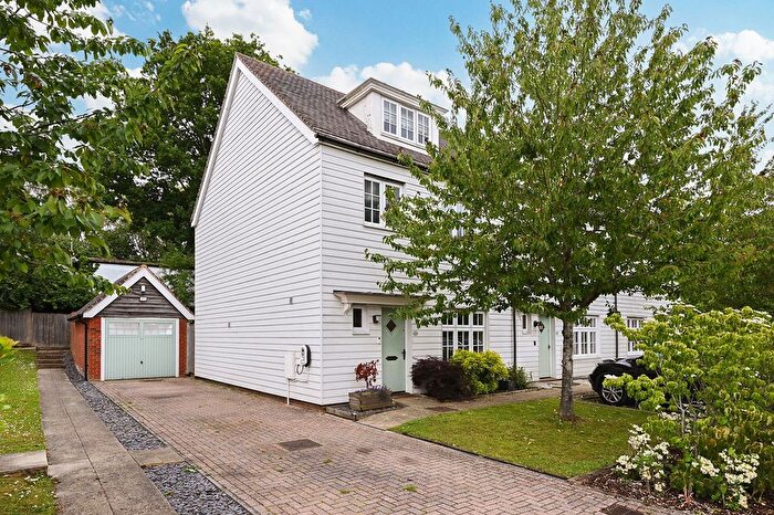 4 Bedroom Semi-Detached House For Sale In Lancaster Close, Hamstreet, TN26