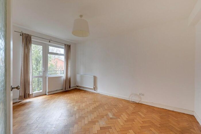 2 Bedroom Flat To Rent In Taymount Rise, Forest Hill, London, SE23