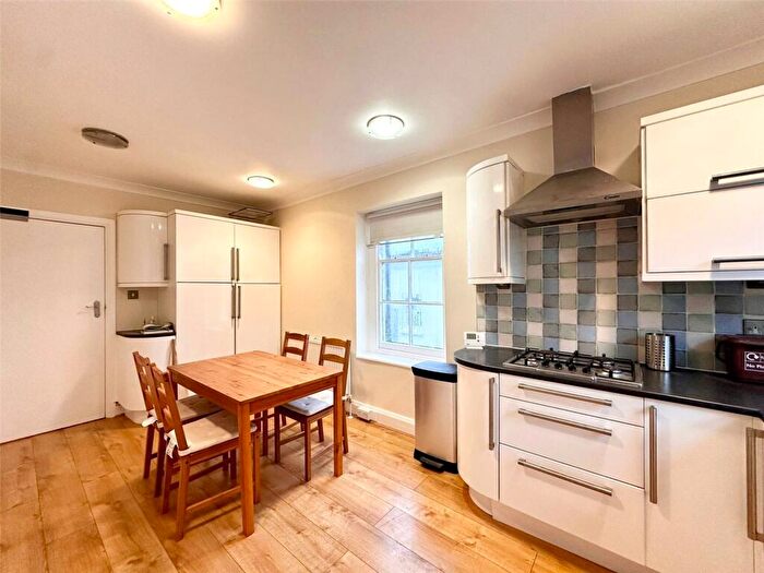 2 Bedroom Flat To Rent In Clifton, Richmond Park Road, BS8