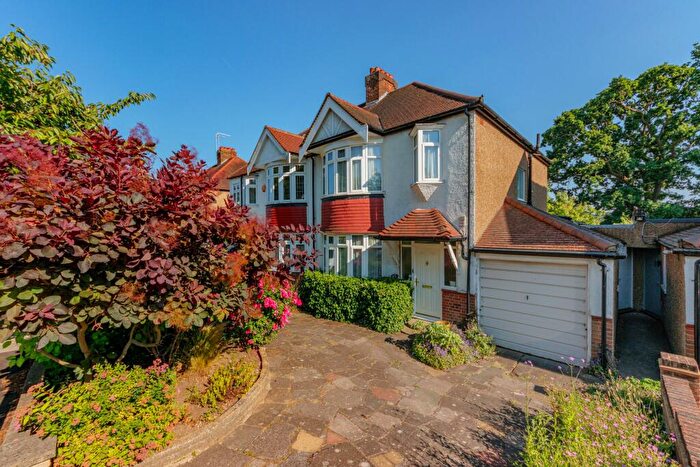 3 Bedroom Semi-Detached House For Sale In Oakwood Crescent, N21