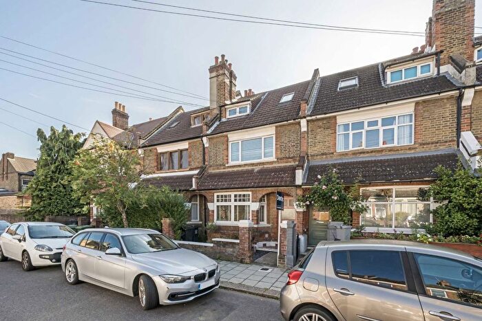 2 Bedroom Flat To Rent In Lessing Street, Honor Oak, SE23