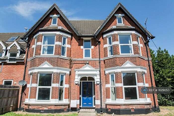 9 Bedroom Detached House To Rent In Hill Lane, Southampton, SO15