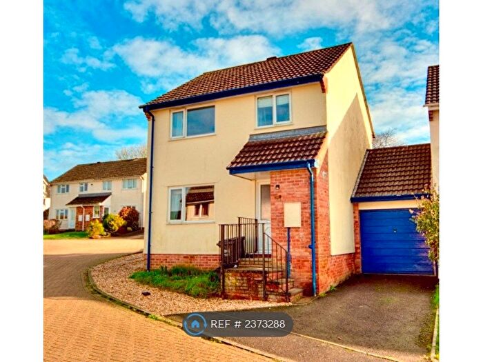 3 Bedroom Semi-Detached House To Rent In Paramore Way, South Molton, EX36
