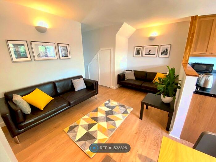 4 Bedroom End Of Terrace House To Rent In Lodge Road, Southampton, SO14