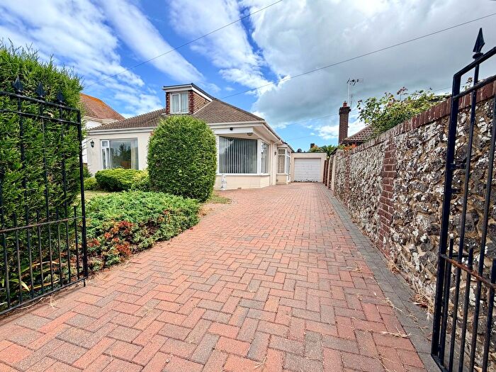 3 Bedroom Detached Bungalow For Sale In Princes Gardens, Cliftonville, CT9