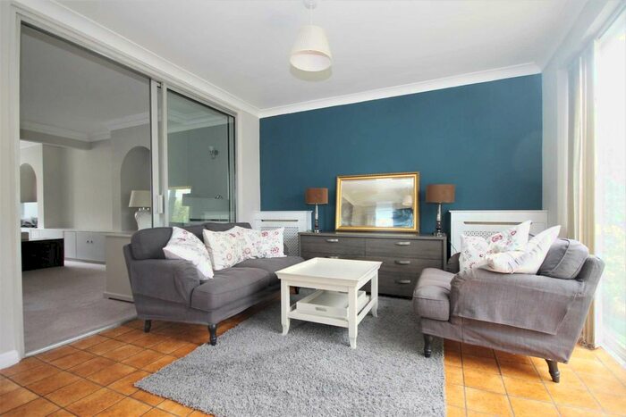 3 Bedroom Semi-Detached House To Rent In Aylward Road, London, SW20