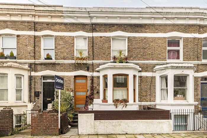 2 Bedroom Flat For Sale In Ferndale Road, Clapham, SW4
