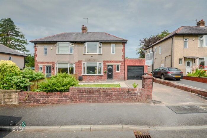 3 Bedroom Semi-Detached House To Rent In Grange Avenue, Barrowford, BB9