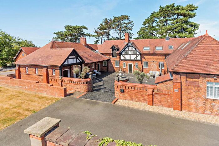 6 Bedroom Detached House For Sale In Kelsterton, Flint, CH6
