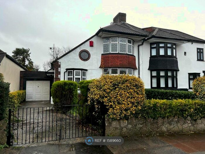 3 Bedroom Semi-Detached House To Rent In Forest Way, Orpington, BR5