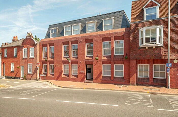 1 Bedroom Apartment To Rent In Shute End, Wokingham, Berkshire, RG40
