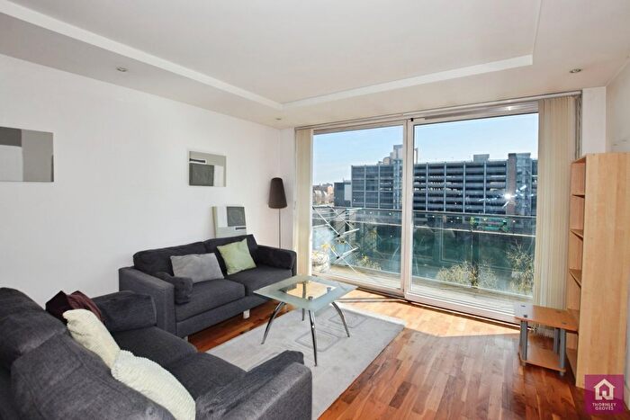 2 Bedroom Flat To Rent In City Loft, The Quays, Salford Quays, Manchester, M50