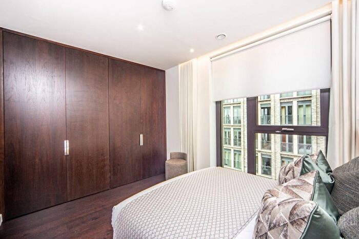 2 Bedroom Flat To Rent In Charles Clowes Walk, London, SW11