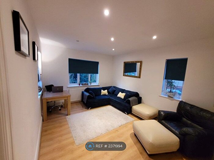 1 Bedroom Flat To Rent In Rickmansworth Road, Watford, WD18