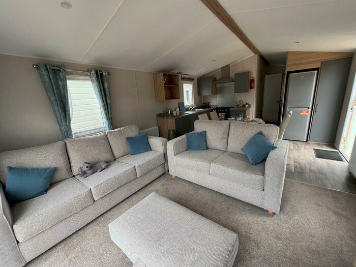 2 Bedroom Park Home For Sale In Cranborne Road, Furzehill, Wimborne, BH21