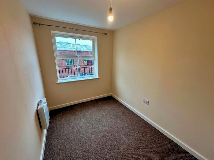 1 Bedroom Flat For Sale In Laporte Way, Luton, LU4