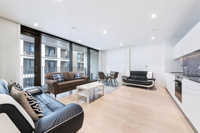 2 Bedroom Apartment To Rent In Windlass House, Schooner Road, E16