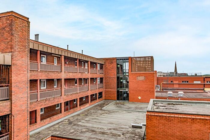 2 Bedroom Flat To Rent In George Walk, Kingfisher Shopping Centre, Redditch, Worcestershire, B97