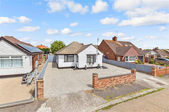 3 Bedroom Detached Bungalow For Sale In Willow Tree Close, Herne Bay, Kent, CT6