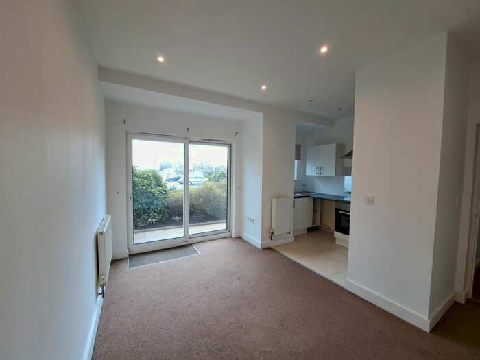 1 Bedroom Flat To Rent In Ayton Drive, Portland, DT5