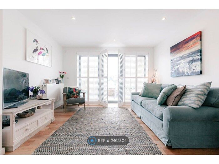 1 Bedroom Flat To Rent In Cowley Road, London, SW9