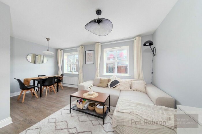 4 Bedroom Terraced House To Rent In Sunderland Road, Gateshead, Tyne &amp; Wear, NE8