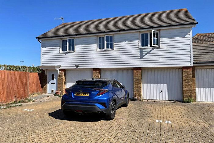 2 Bedroom Apartment To Rent In Westview Close, BN10