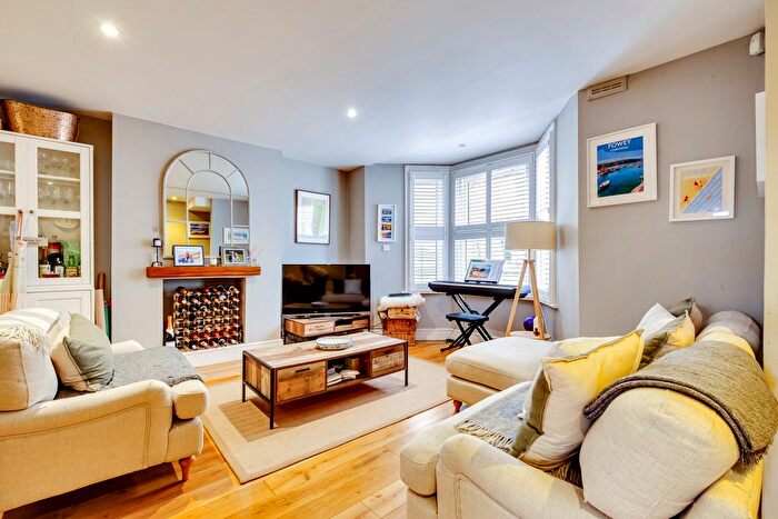 2 Bedroom Flat To Rent In Lavender Hill, The Shaftesbury Estate, SW11