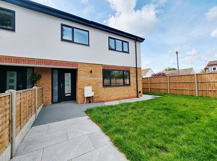 3 Bedroom Property To Rent In West Riding, Bricket Wood, St. Albans, AL2