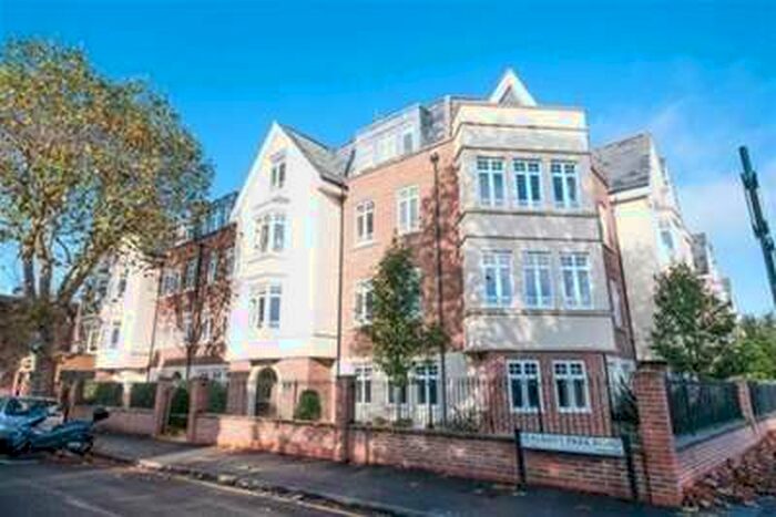 2 Bedroom Flat To Rent In Albany Park Road, KT2