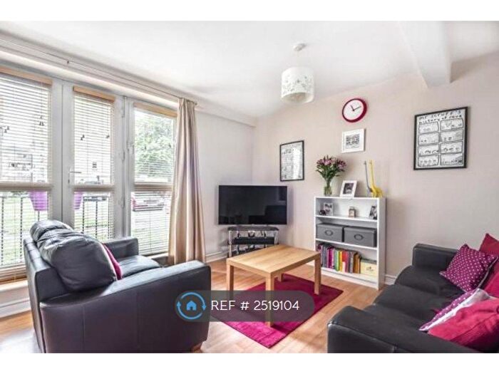 3 Bedroom Maisonette To Rent In London, London, SW18