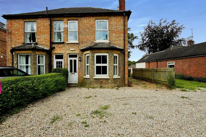 3 Bedroom House To Rent In Station Road, Coltishall, Norwich, NR12