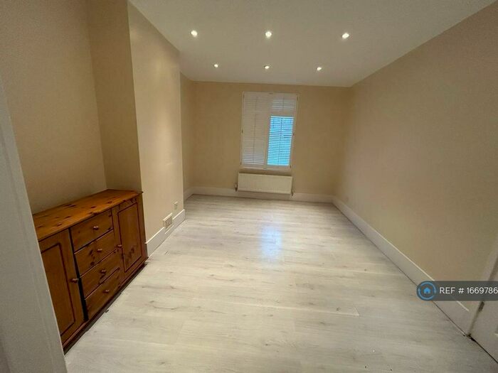 2 Bedroom Terraced House To Rent In Hedgemans Road, Dagenham, RM9