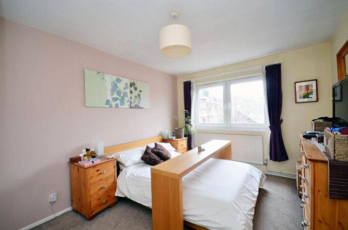 1 Bedroom Flat To Rent In Wynford Road, Islington, London, N1