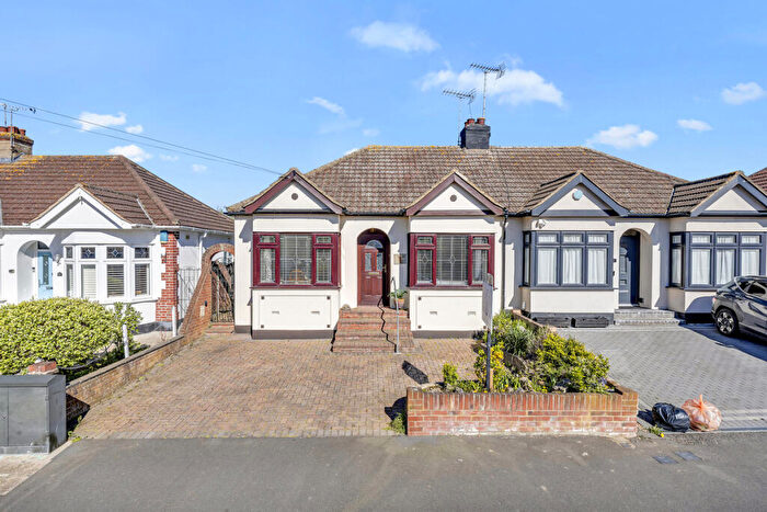 3 Bedroom Semi-Detached Bungalow For Sale In Ingreway, Romford, RM3