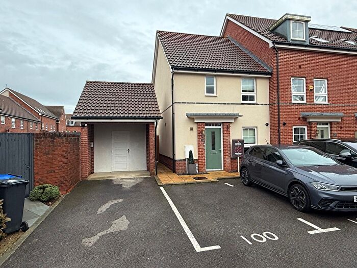 3 Bedroom End Of Terrace House For Sale In Brothers Avenue, Worthing, BN13