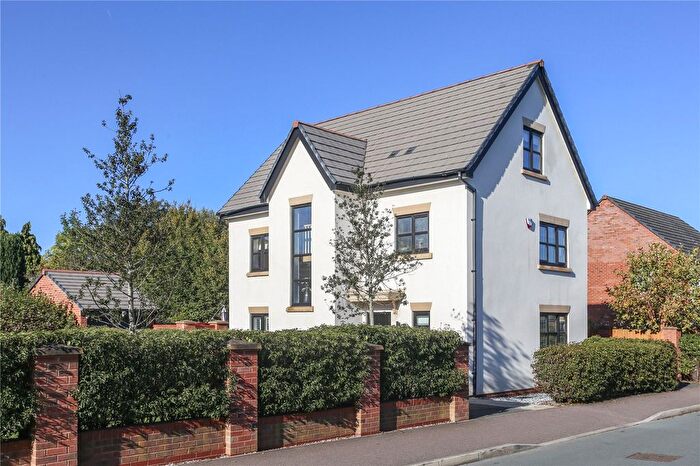 4 Bedroom Detached House For Sale In Harrow Drive, Heaton Moor, Stockport, SK4